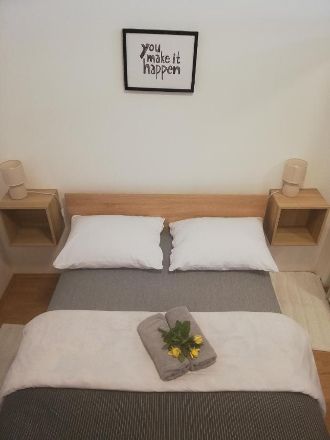 Studio Apartment Lea Cazma Bagian luar foto